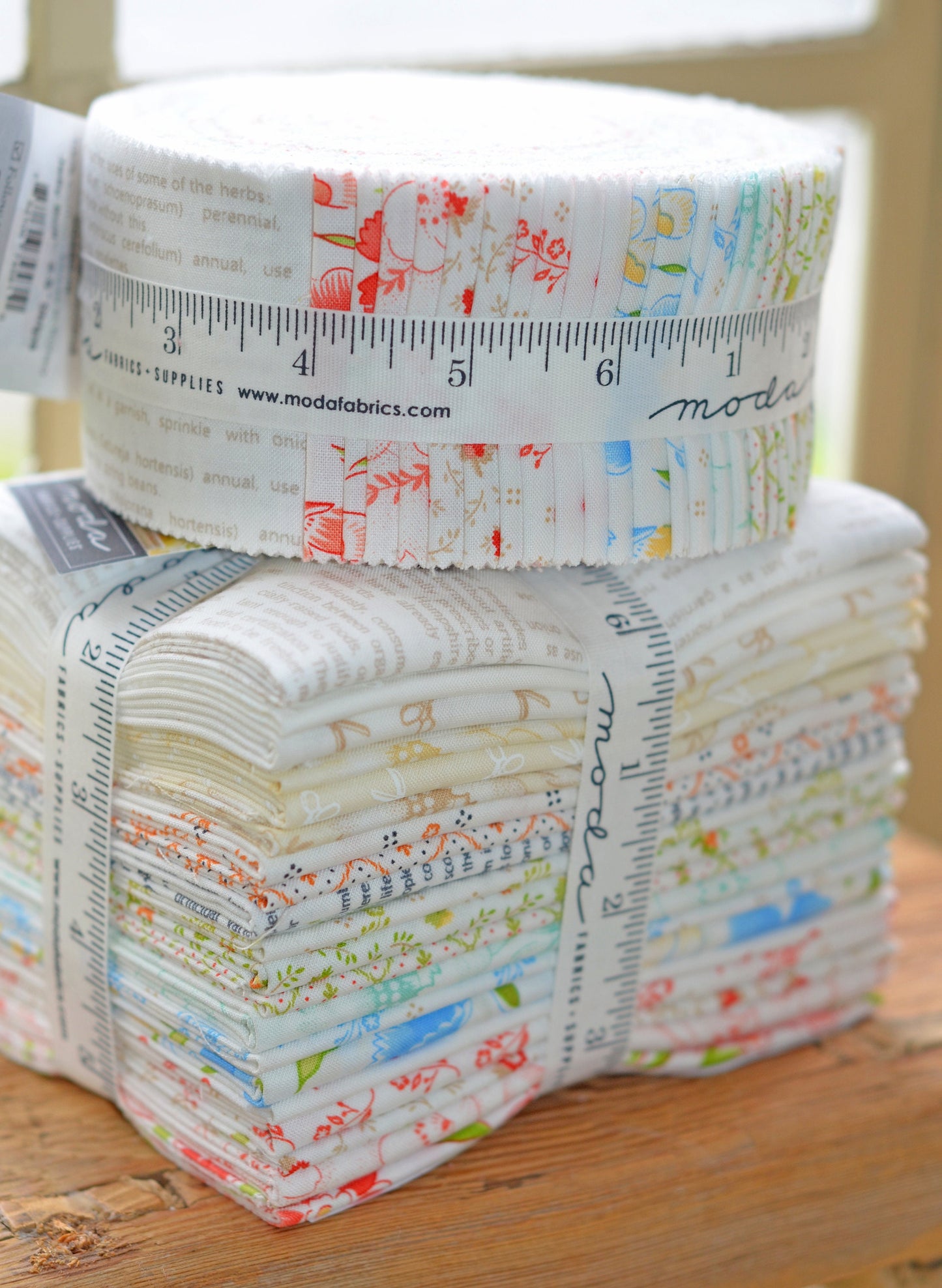 Linen Cupboard Fat Quarter Bundle by Fig Tree for Moda Low Volume Vintage Floral Cotton Quilting Fabric by the Yard 20 Fat Quarters