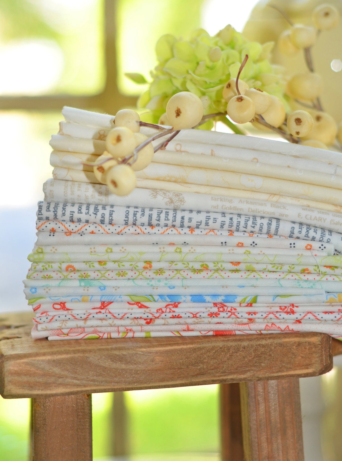 Linen Cupboard Fat Quarter Bundle by Fig Tree for Moda Low Volume Vintage Floral Cotton Quilting Fabric by the Yard 20 Fat Quarters