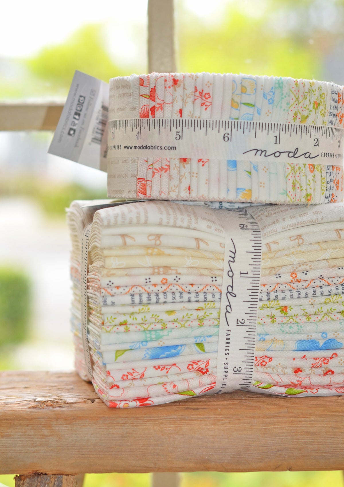 Linen Cupboard Fat Quarter Bundle by Fig Tree for Moda Low Volume Vintage Floral Cotton Quilting Fabric by the Yard 20 Fat Quarters