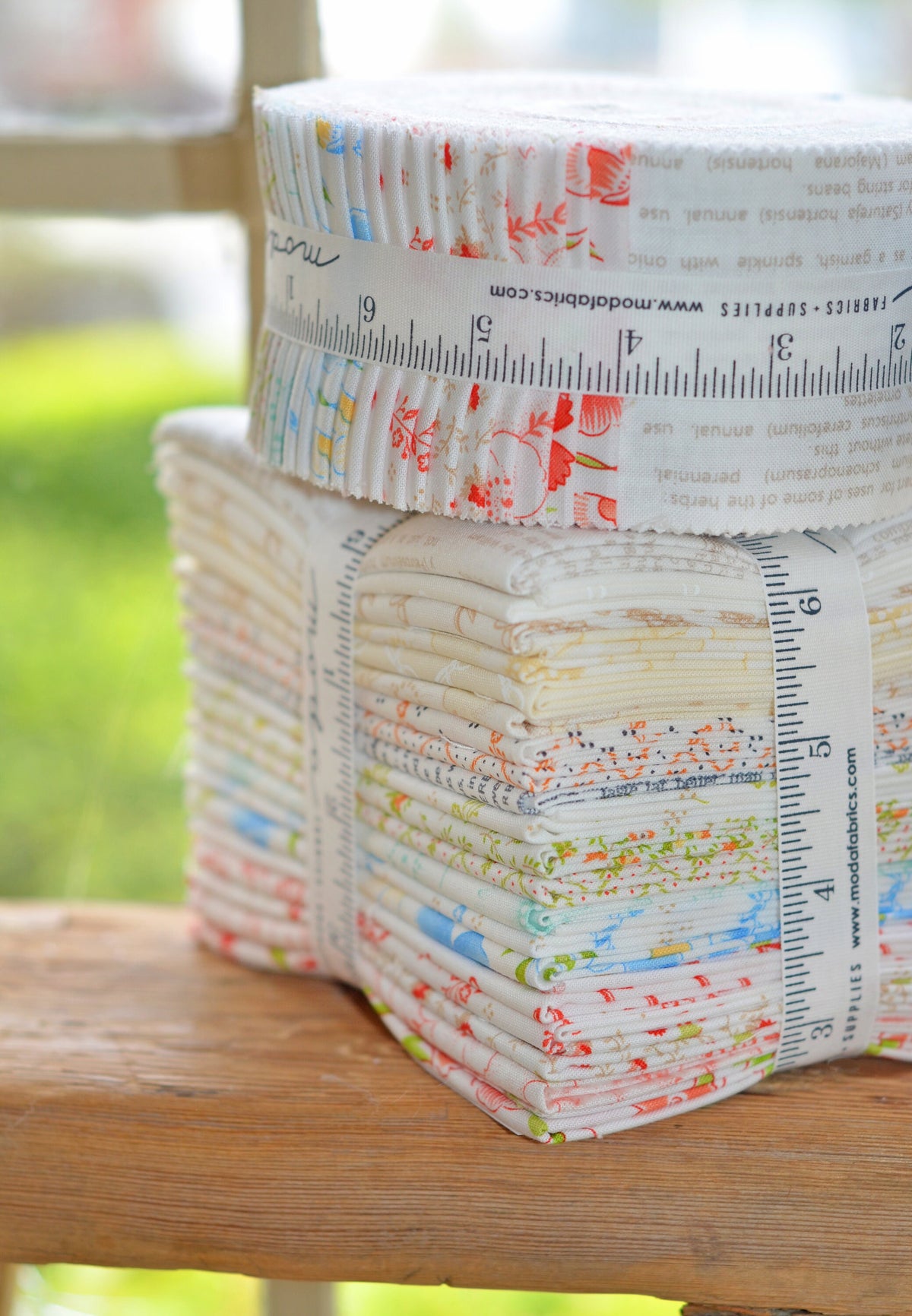 Linen Cupboard Fat Quarter Bundle by Fig Tree for Moda Low Volume Vintage Floral Cotton Quilting Fabric by the Yard 20 Fat Quarters