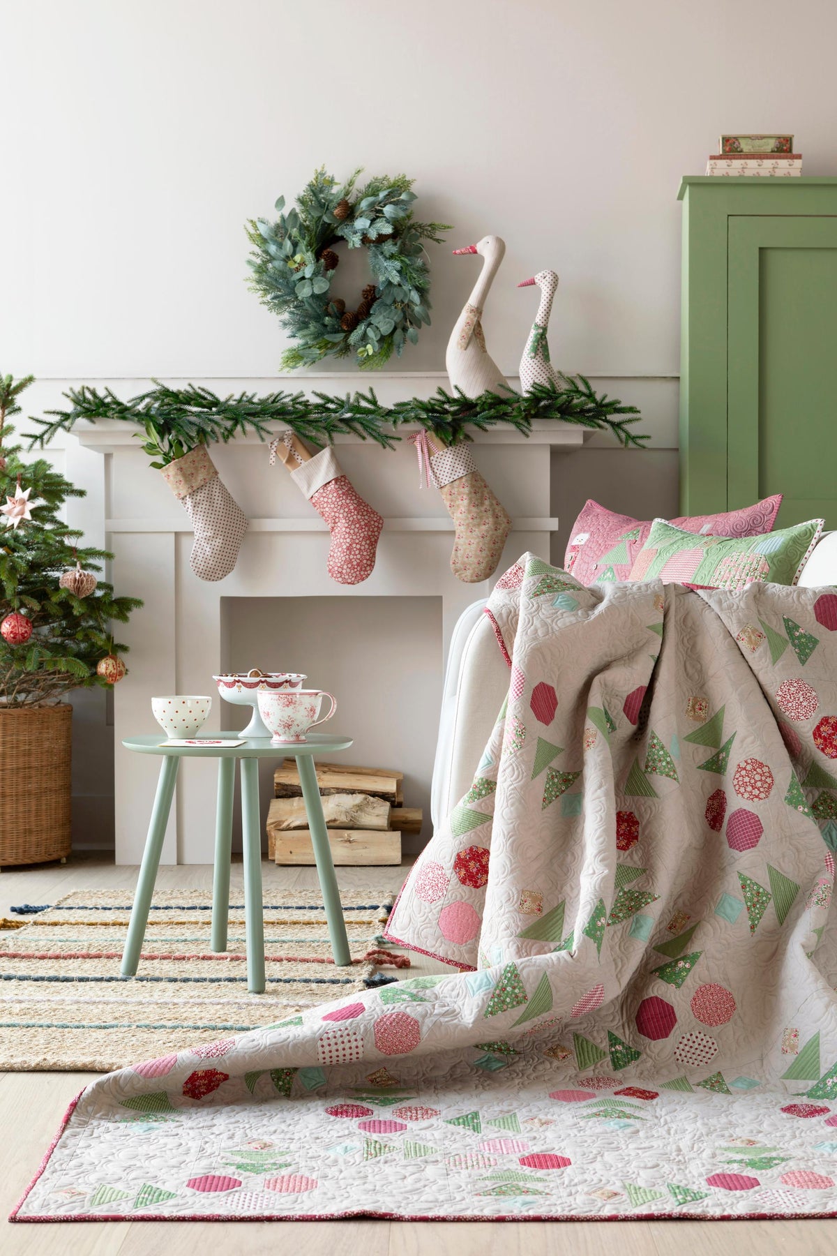 Tilda Fabric Creating Memories Winter Fat Quarter Bundle Quilting Fabric by the Yard 16 Fabrics