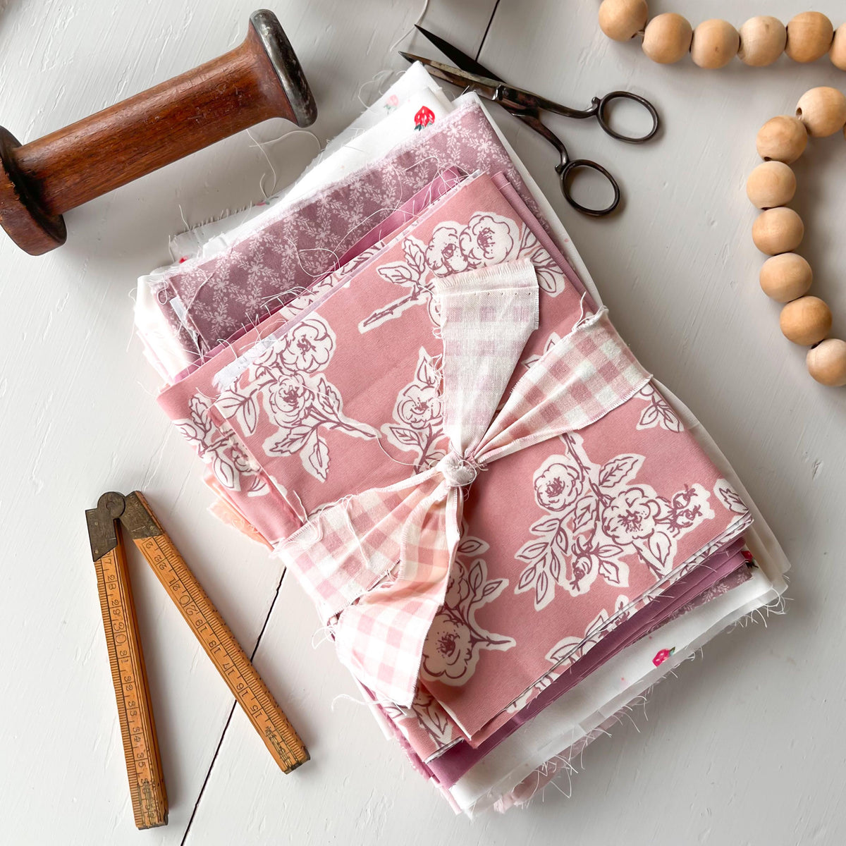 Mauve Pink Purple Blueh Neutral Cream White Scrap Fabric Bundle End of Bolt Cotton Quilt Fabric Fabric Bundle by the pound