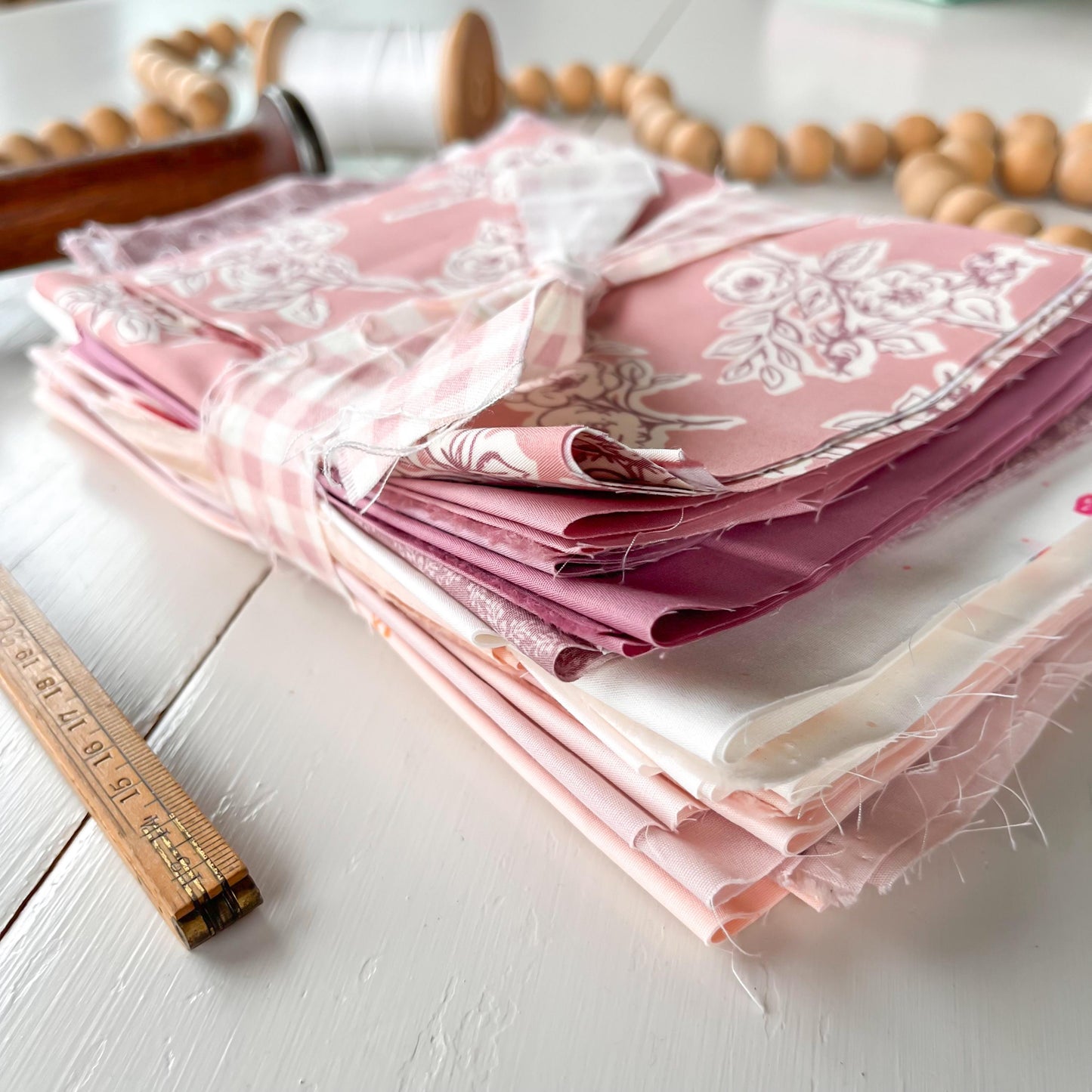 Mauve Pink Purple Blueh Neutral Cream White Scrap Fabric Bundle End of Bolt Cotton Quilt Fabric Fabric Bundle by the pound