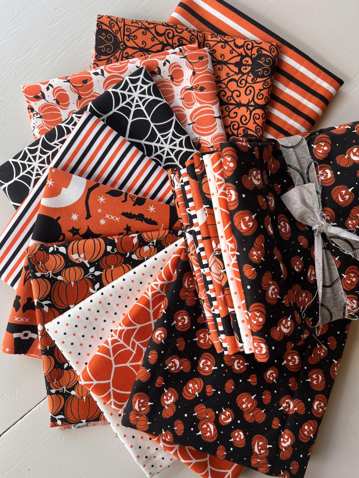Halloween Fall Fat Quarter Bundle for 10 pieces Cotton Quilting Fabric