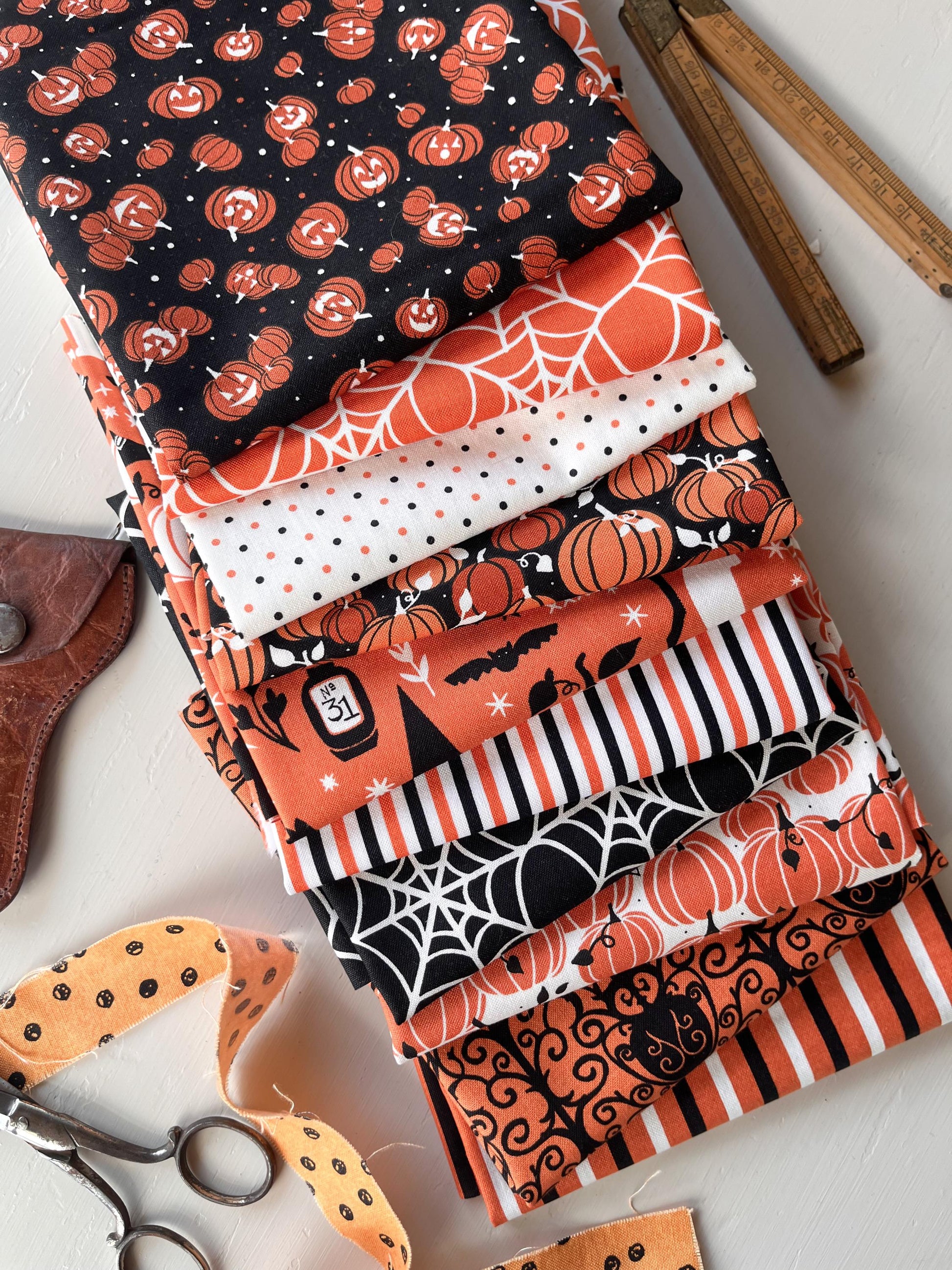 Halloween Fall Fat Quarter Bundle for 10 pieces Cotton Quilting Fabric