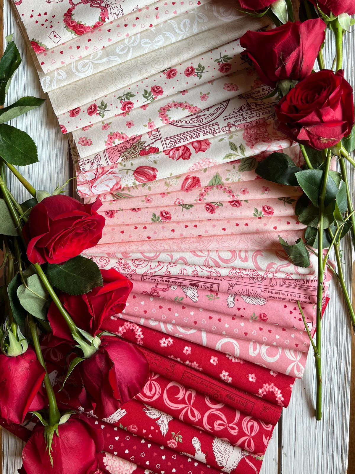 Je T'aime Roses are Red Vintage Floral Valentine Off White Cream Fabric by Stacy Iest Hsu for Moda Cotton Quilting Fabric by the Yard